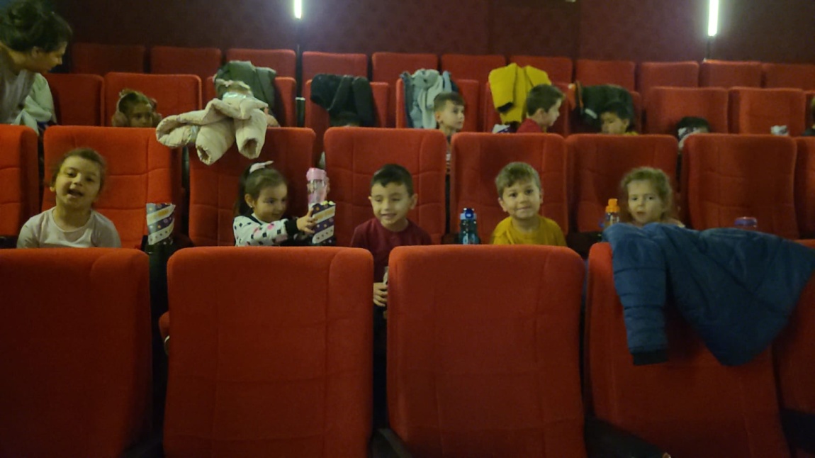 BESTE ( Burdur 'da Etkin Sürdürülebilir Tamamlayıcı Eğitim ) Projesi kapsamında anasınıfı öğrencilerimiz sosyal- kültürel etkinlikler çerçevesinde sinemaya gittiler. 